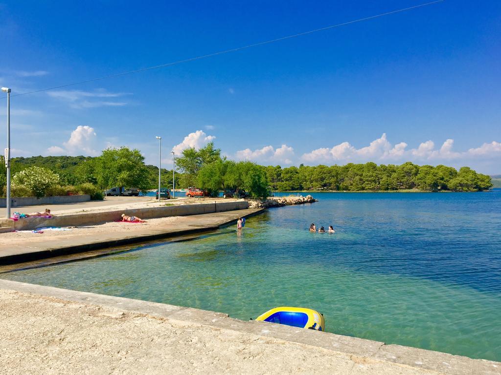 Apartment Bujas Raslina Kültér fotó